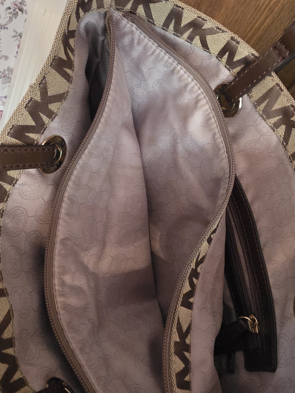Michael Kors Classic Brown Logo Tote Bag - Picture 4 of 7
